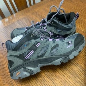 Women’s hi-Tec hiking shoes size 11